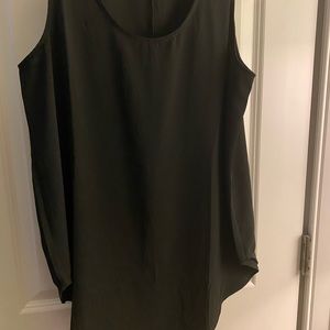 Black scoop neck tank